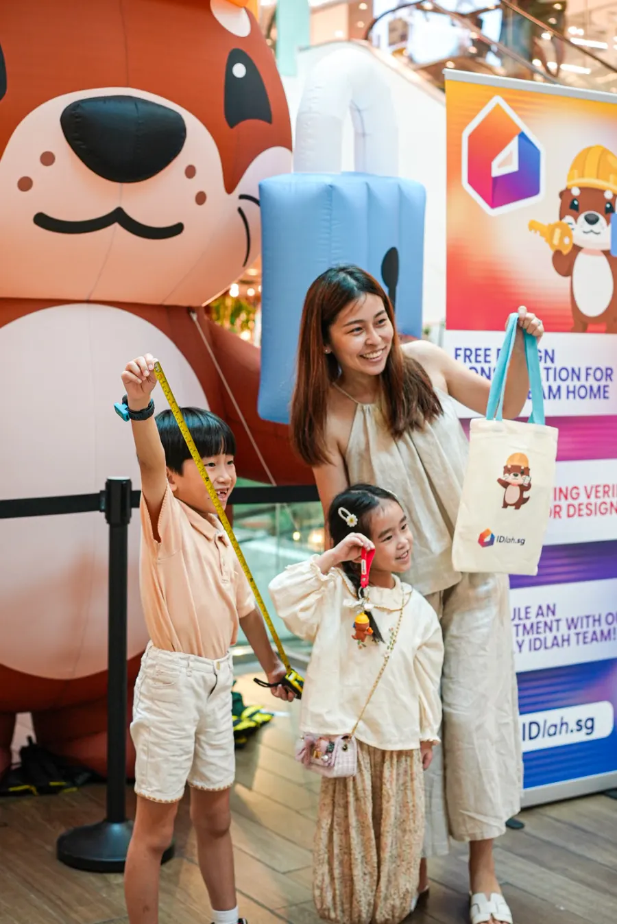 A family with their IDLah tote gift