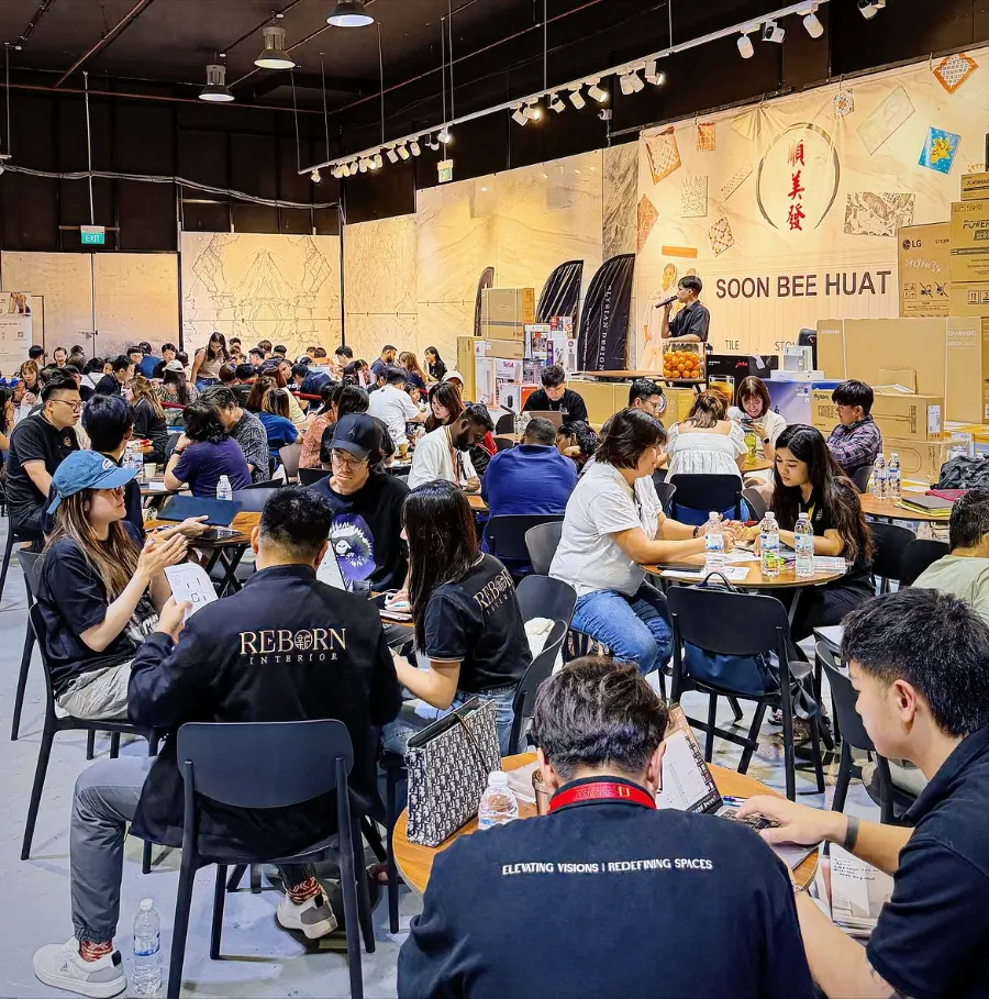 A packed Reno Fiesta at the Soon Bee Huat gallery, with the prize stage